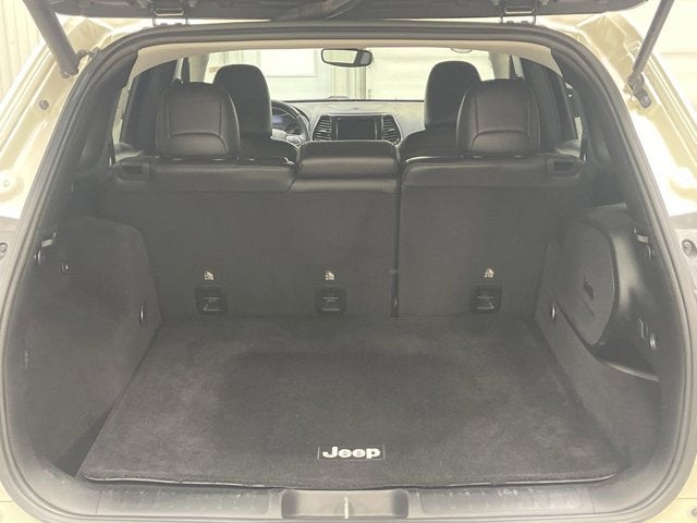 2019 Jeep Cherokee Overland