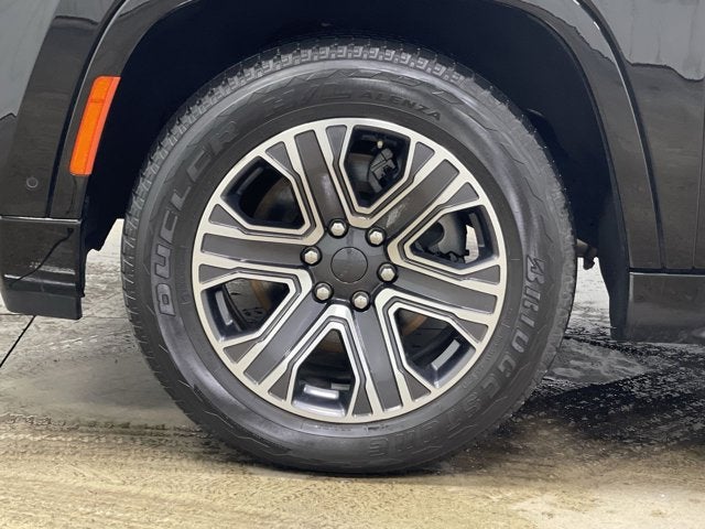 2023 Jeep Wagoneer L Base