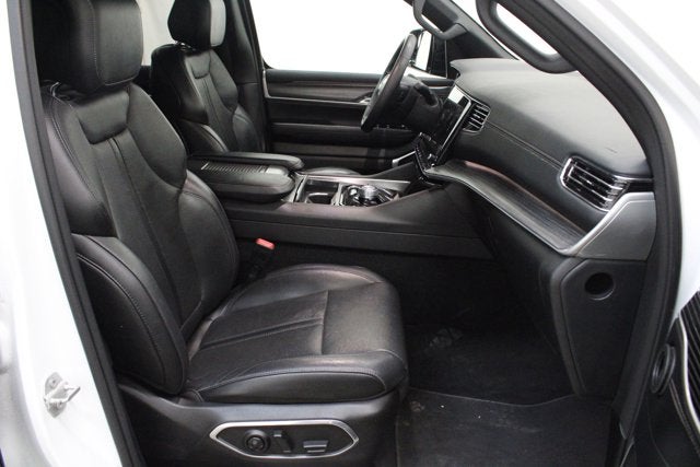 2023 Jeep Wagoneer L Base