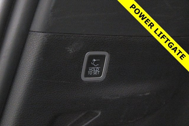 2023 Jeep Wagoneer L Base