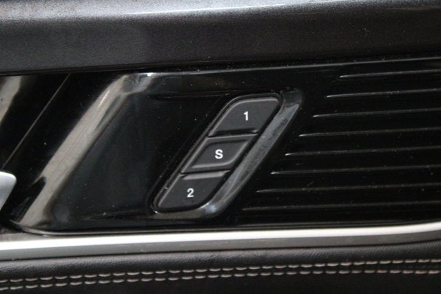 2024 Jeep Wagoneer Base