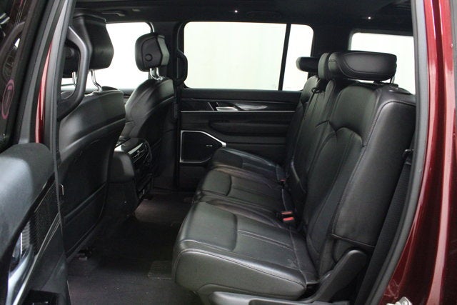 2024 Jeep Wagoneer Base