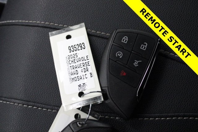 2025 Chevrolet Traverse LT