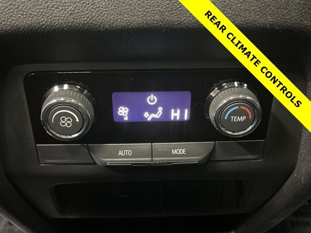 2025 Chevrolet Traverse 2LT