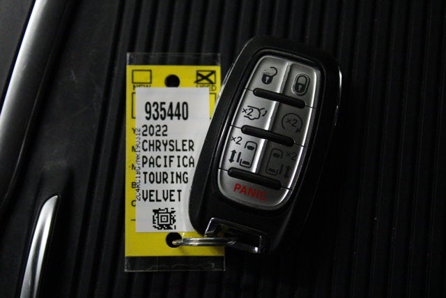 2022 Chrysler Pacifica Touring L