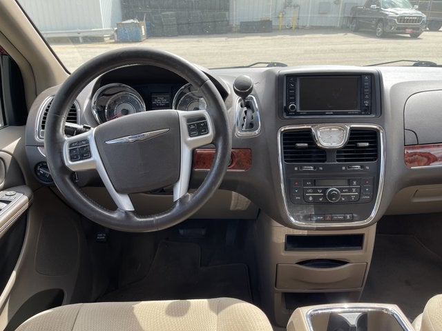 2016 Chrysler Town & Country Touring