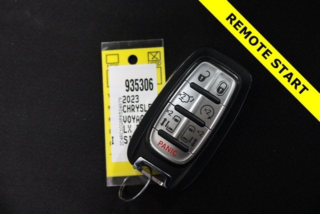 2023 Chrysler Voyager LX