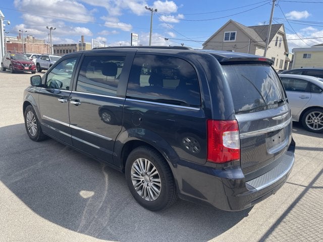 2014 Chrysler Town & Country Touring-L