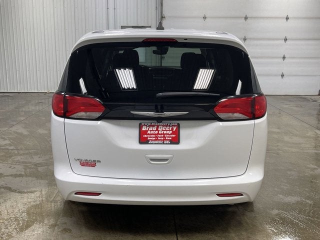 2024 Chrysler Voyager LX