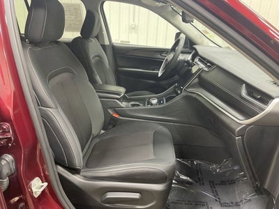2023 Jeep Grand Cherokee Laredo 4X4