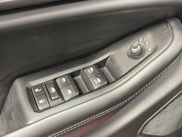 2023 Jeep Grand Cherokee Laredo 4X4