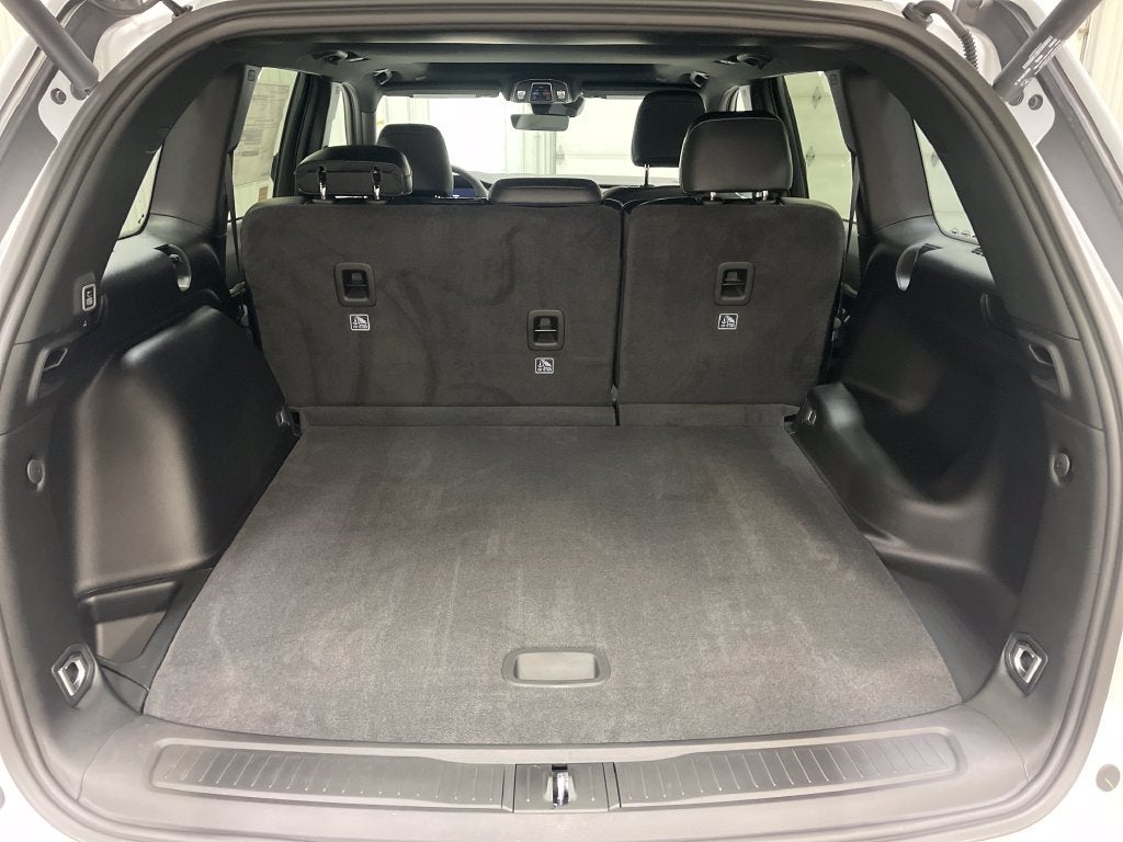 2027 Jeep Grand Cherokee Laredo Altitude