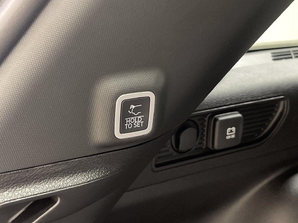 2027 Jeep Grand Cherokee Laredo Altitude