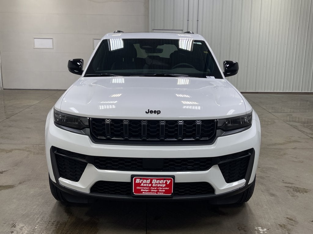 2027 Jeep Grand Cherokee Laredo Altitude