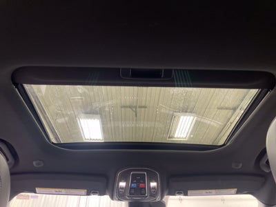 2027 Jeep Grand Cherokee Laredo Altitude