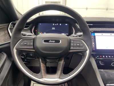 2027 Jeep Grand Cherokee Laredo Altitude