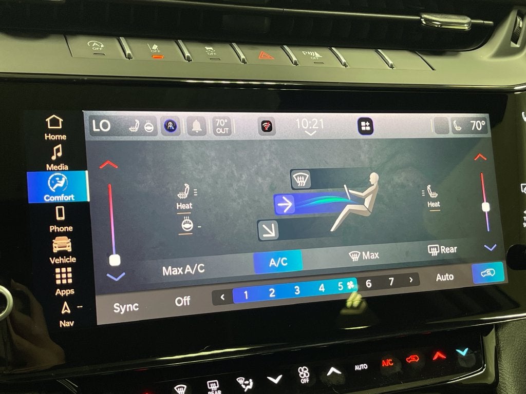 2027 Jeep Grand Cherokee Laredo Altitude