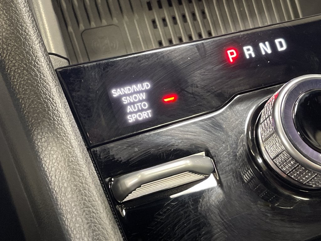 2027 Jeep Grand Cherokee Laredo Altitude