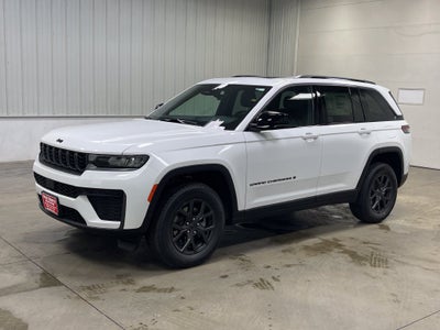 2027 Jeep Grand Cherokee Laredo Altitude
