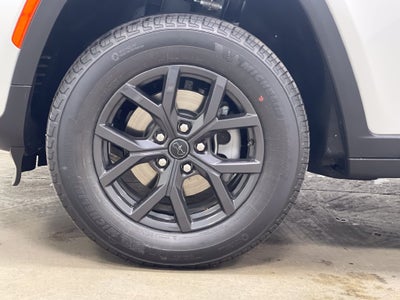2027 Jeep Grand Cherokee Laredo Altitude