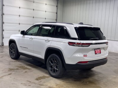 2027 Jeep Grand Cherokee Laredo Altitude
