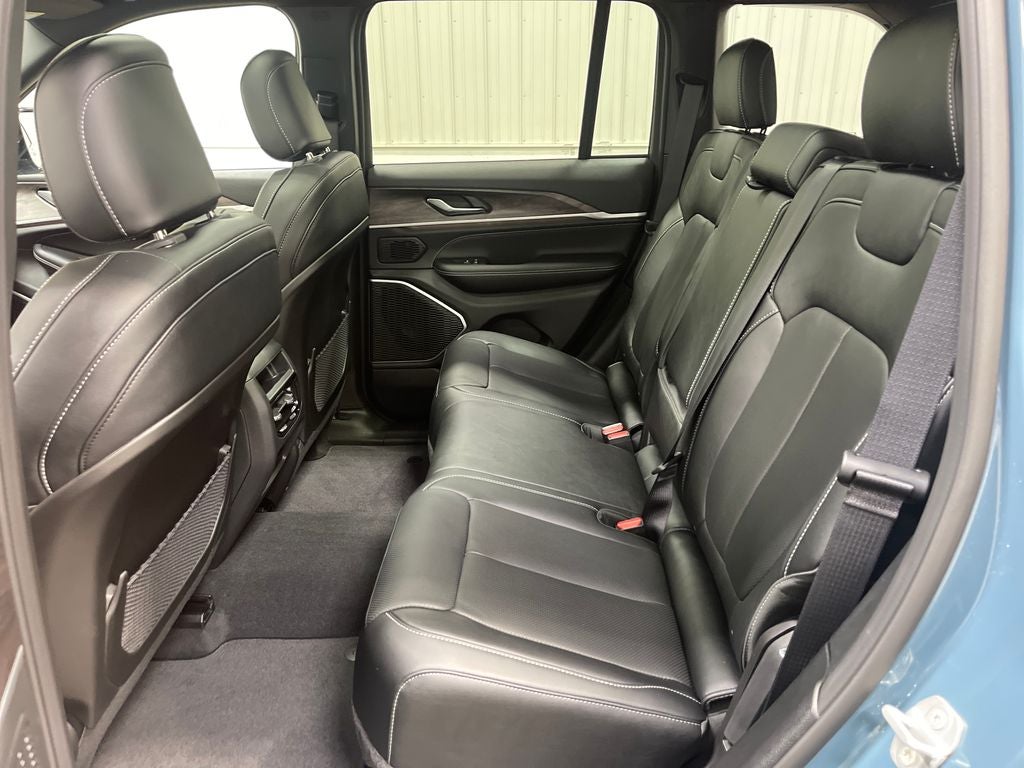 2027 Jeep Grand Cherokee Limited Reserve