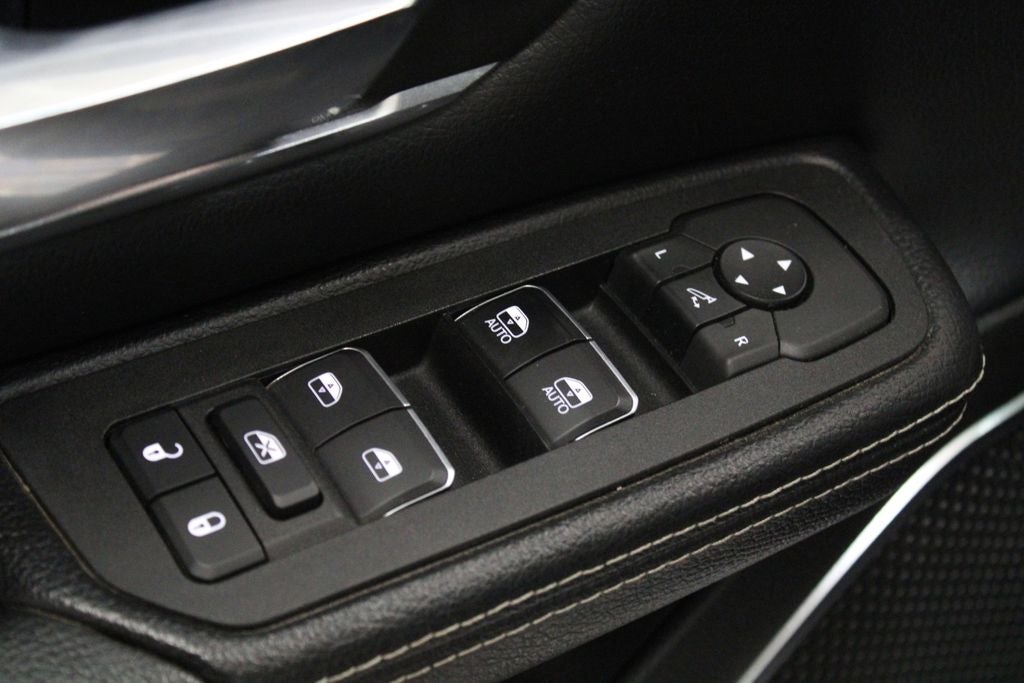 2025 RAM 1500 Laramie Crew Cab 4X4