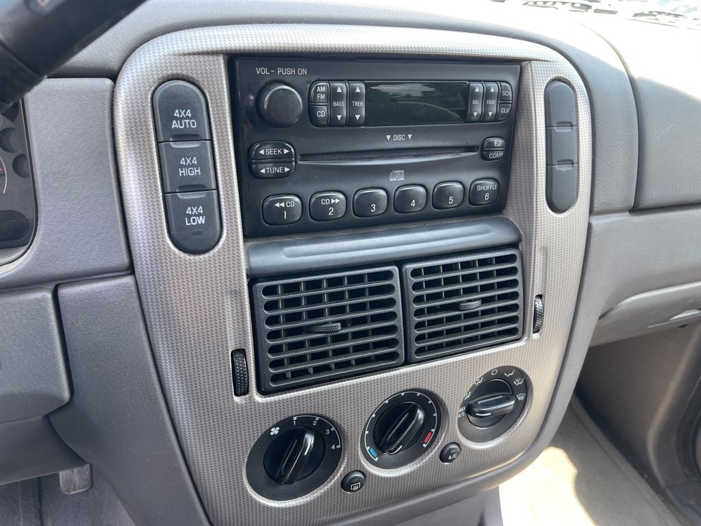 2004 Ford Explorer XLT