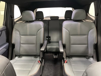 2025 GMC Acadia AT4 AWD