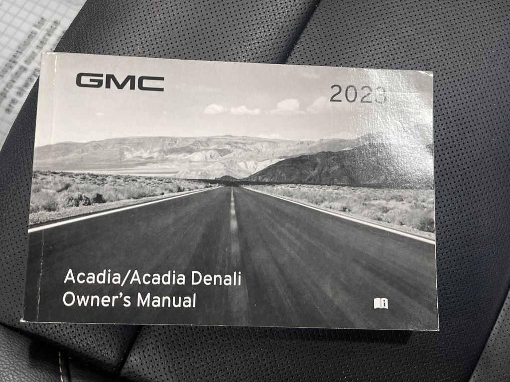 2023 GMC Acadia SLT