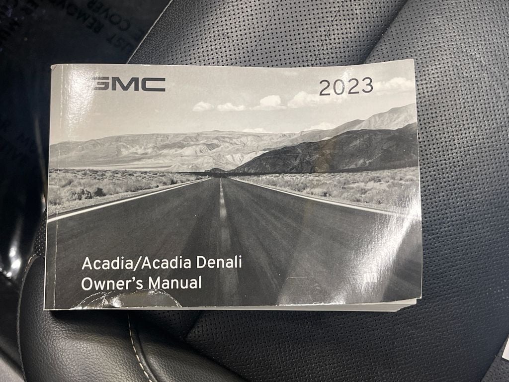 2023 GMC Acadia SLT