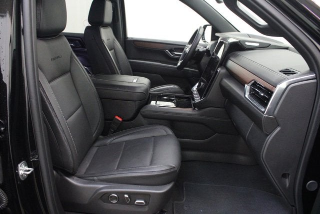 2025 GMC Yukon Denali 4WD