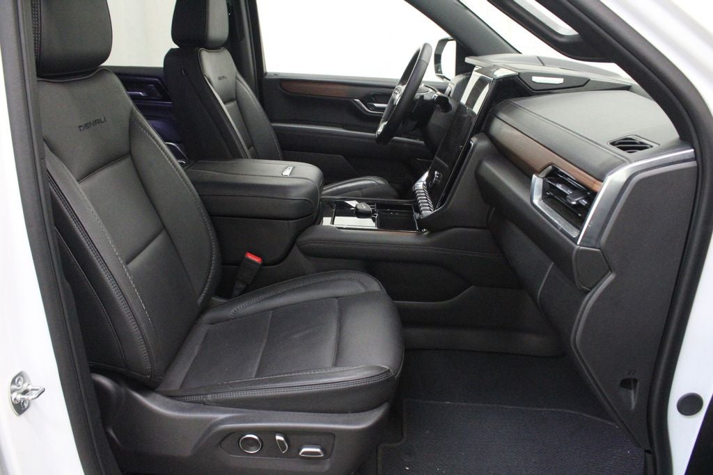 2025 GMC Yukon Denali 4WD