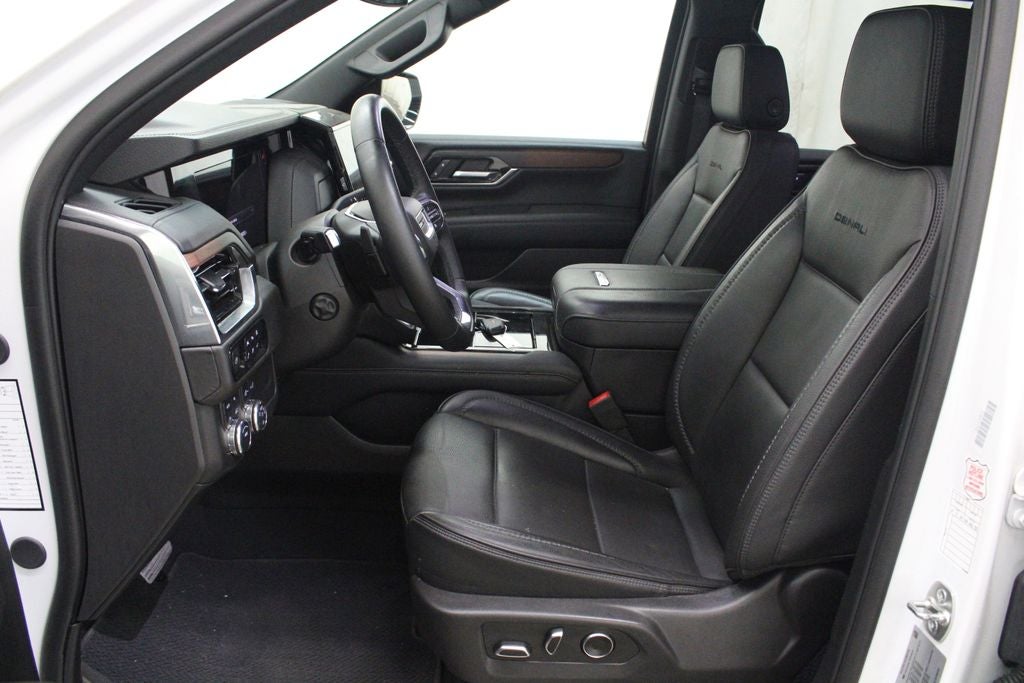 2025 GMC Yukon Denali 4WD