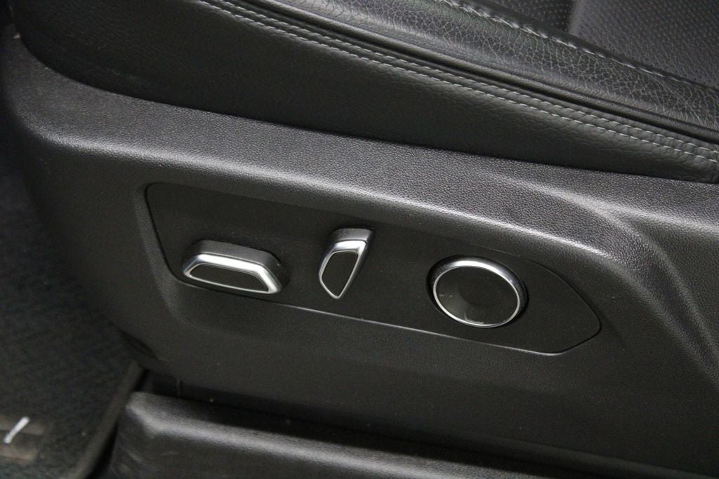 2025 GMC Yukon Denali 4WD