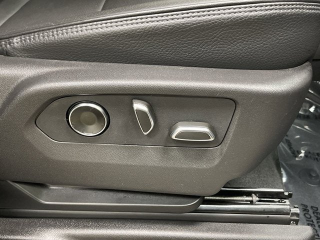 2025 GMC Yukon Denali 4WD