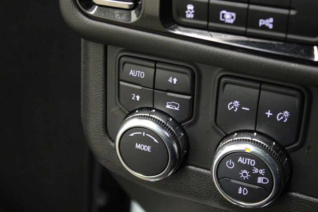 2025 GMC Yukon Denali 4WD