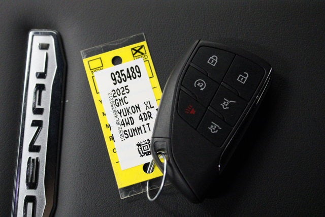 2025 GMC Yukon XL Denali 4WD