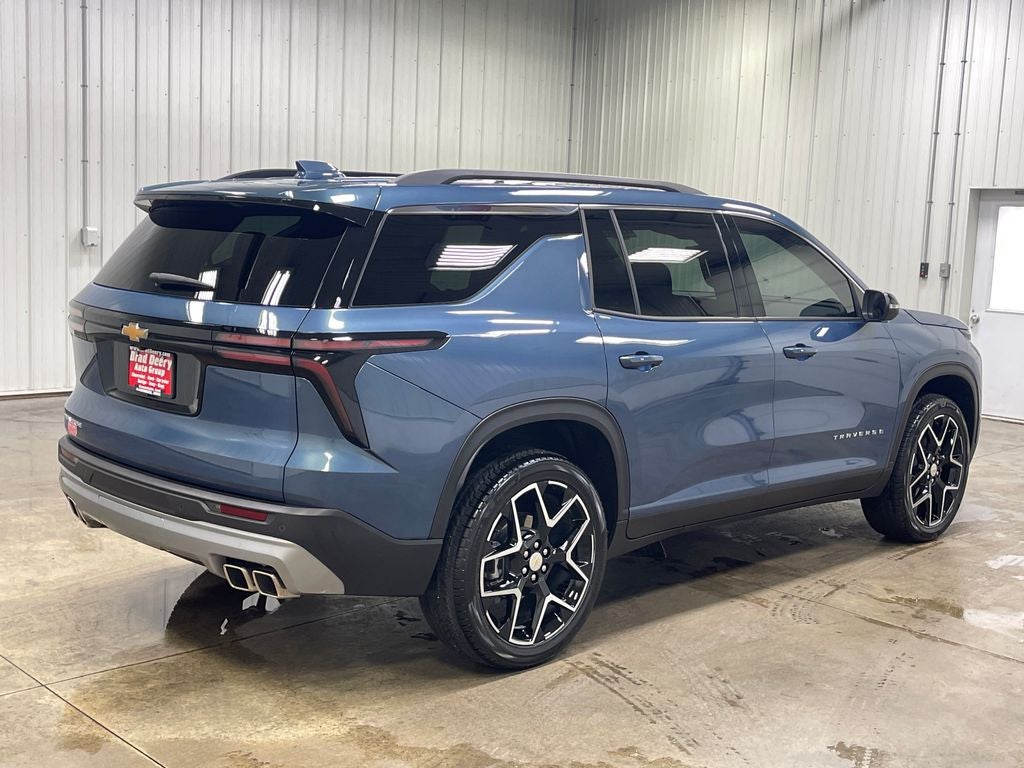 2025 Chevrolet Traverse LT