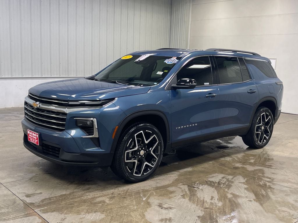 2025 Chevrolet Traverse LT
