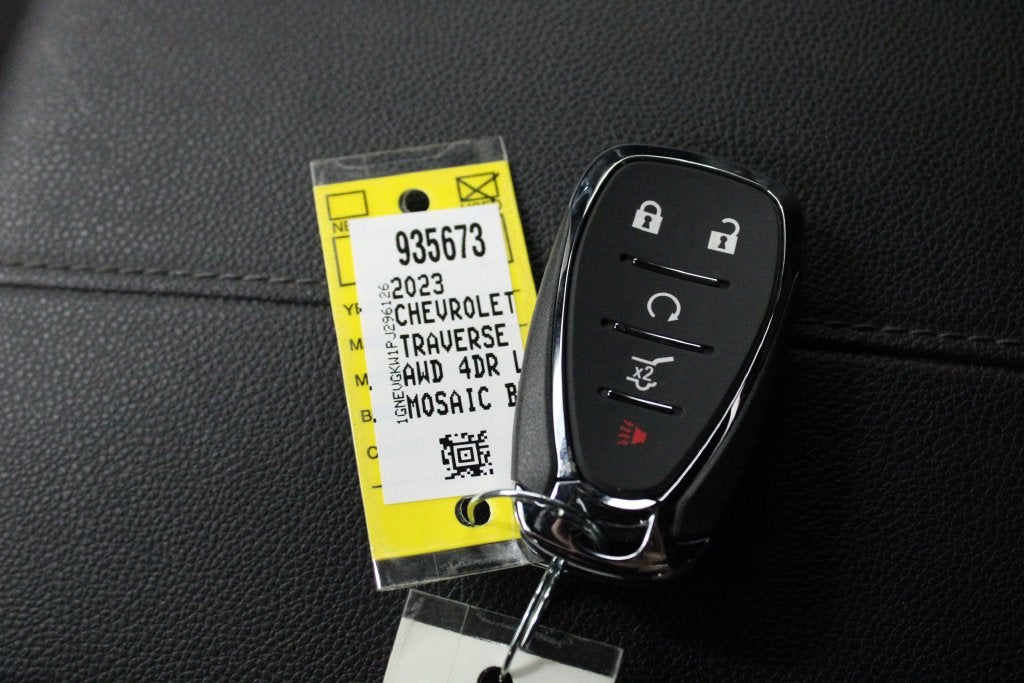 2023 Chevrolet Traverse LT