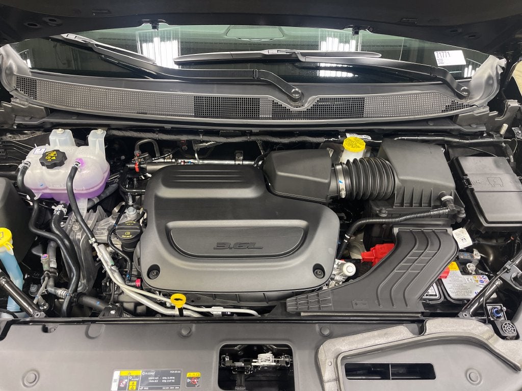 2027 Chrysler Pacifica Select