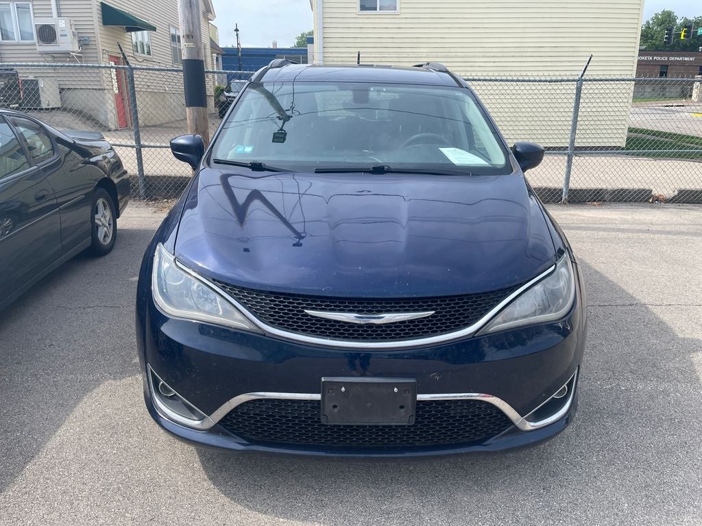 Used 2017 Chrysler Pacifica Touring-L with VIN 2C4RC1BG4HR569742 for sale in Maquoketa, IA