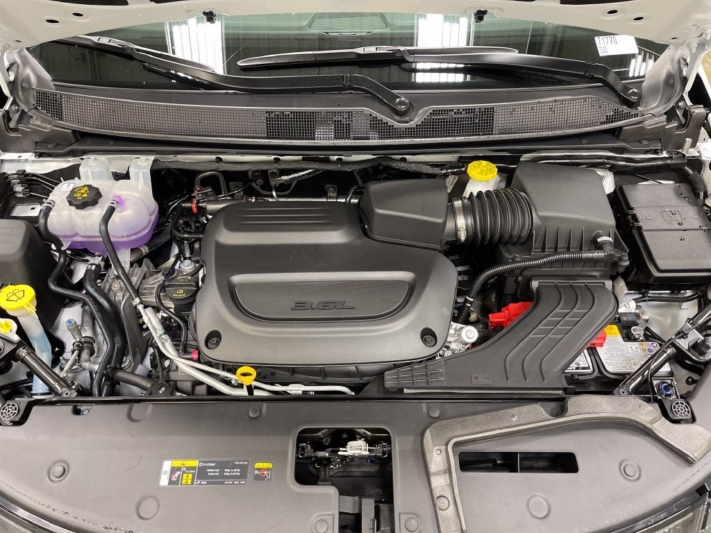 2027 Chrysler Pacifica Select