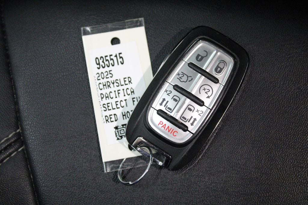 2025 Chrysler Pacifica Select
