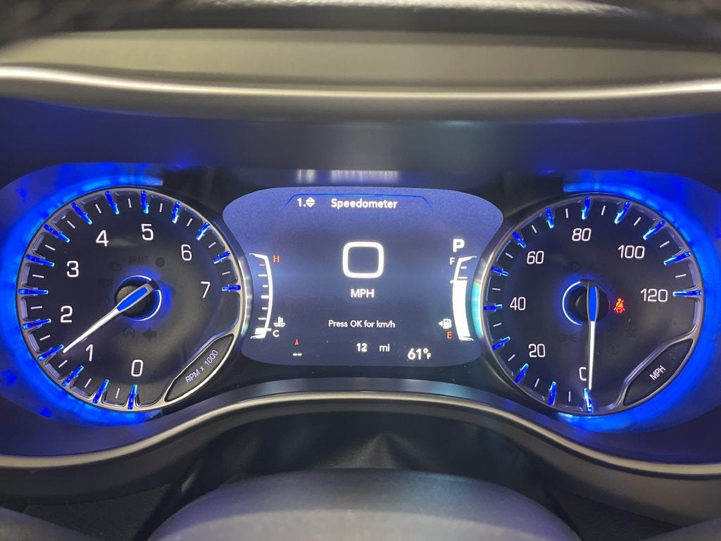 2027 Chrysler Pacifica Select
