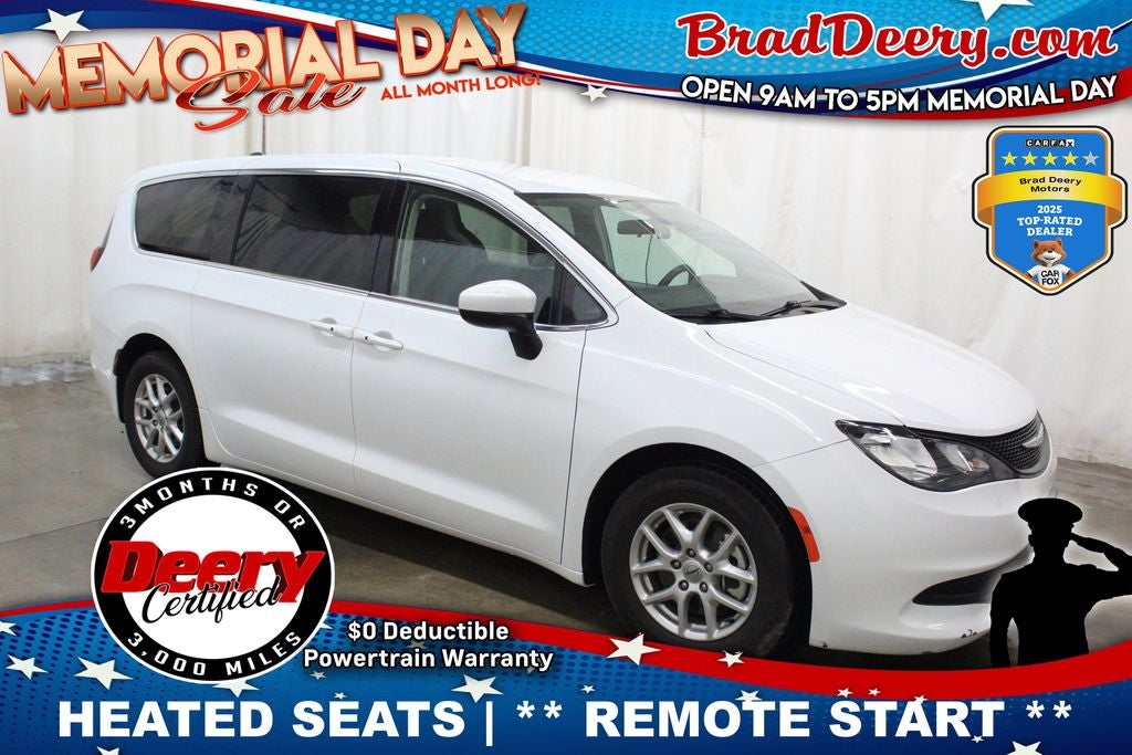 2022 Chrysler Voyager LX's photo