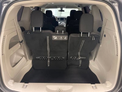 2020 Chrysler Voyager LX