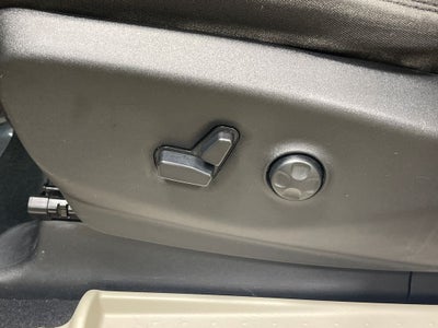 2020 Chrysler Voyager LX