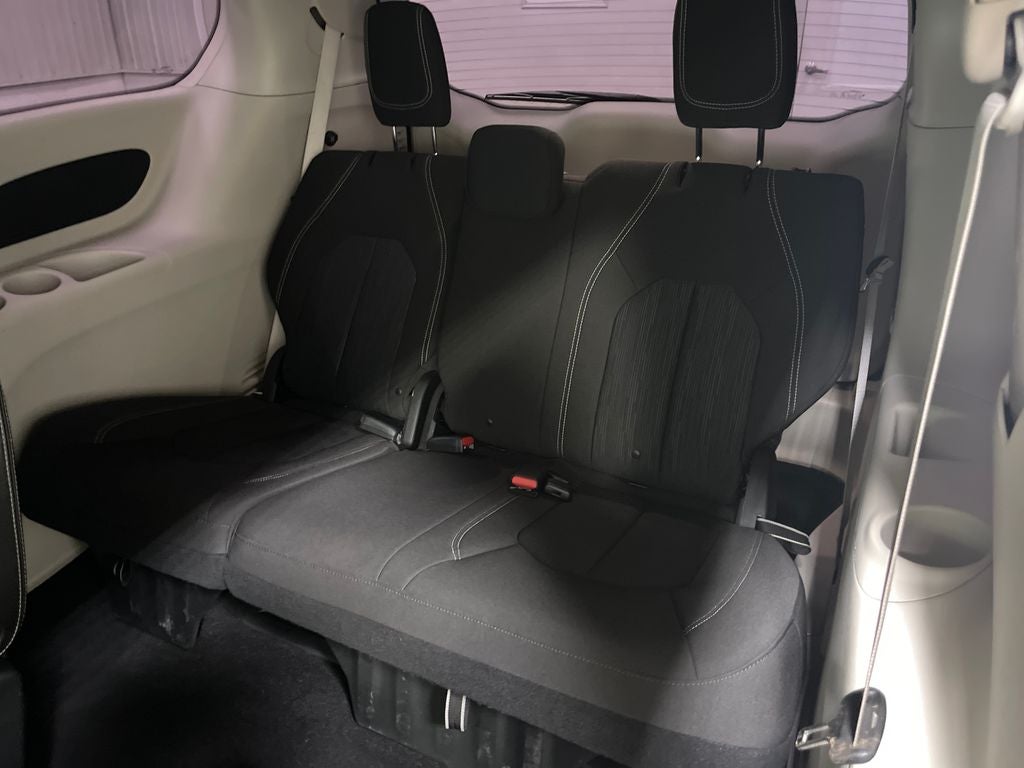 2020 Chrysler Voyager LX
